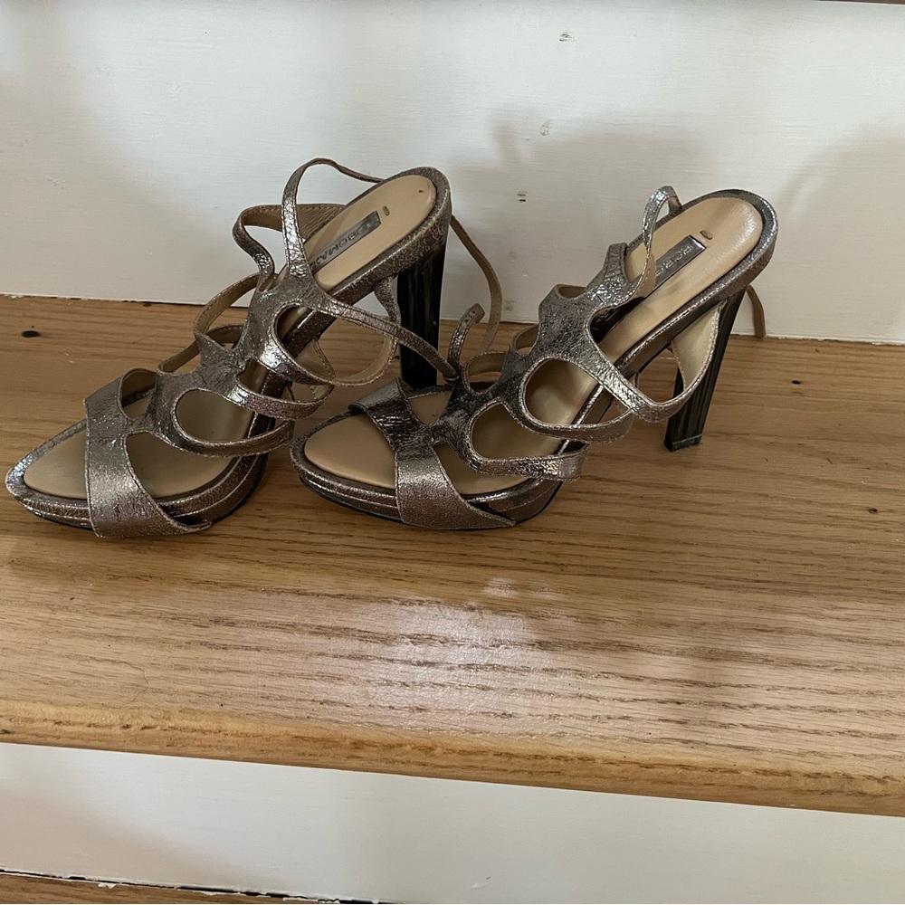 BCBGMaxAzria Gold Heels Strappy Design Medium-High Heel